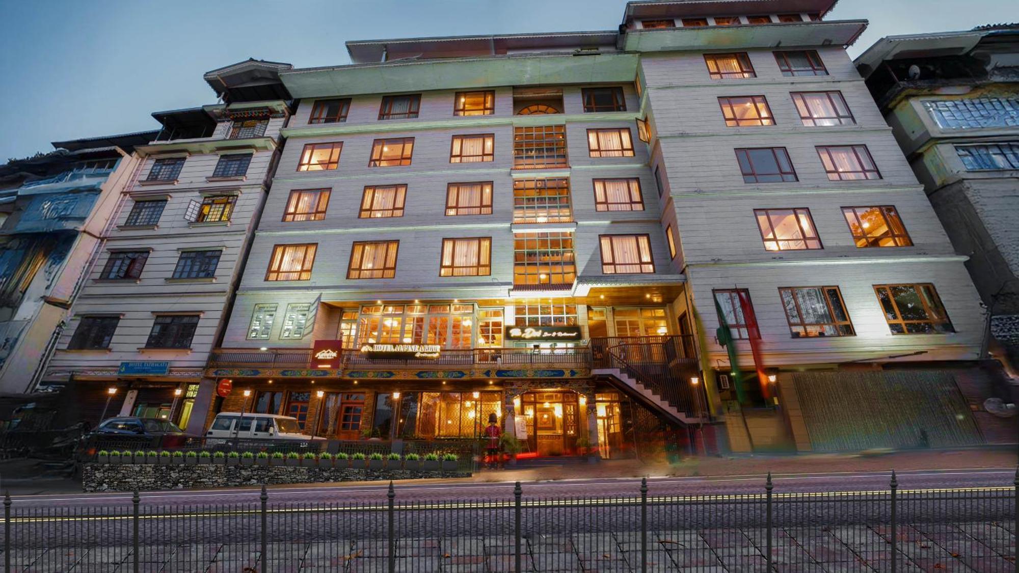 Summit Alpine Abode Hotel 5 Mins From Mg Marg Gangtok Eksteriør billede